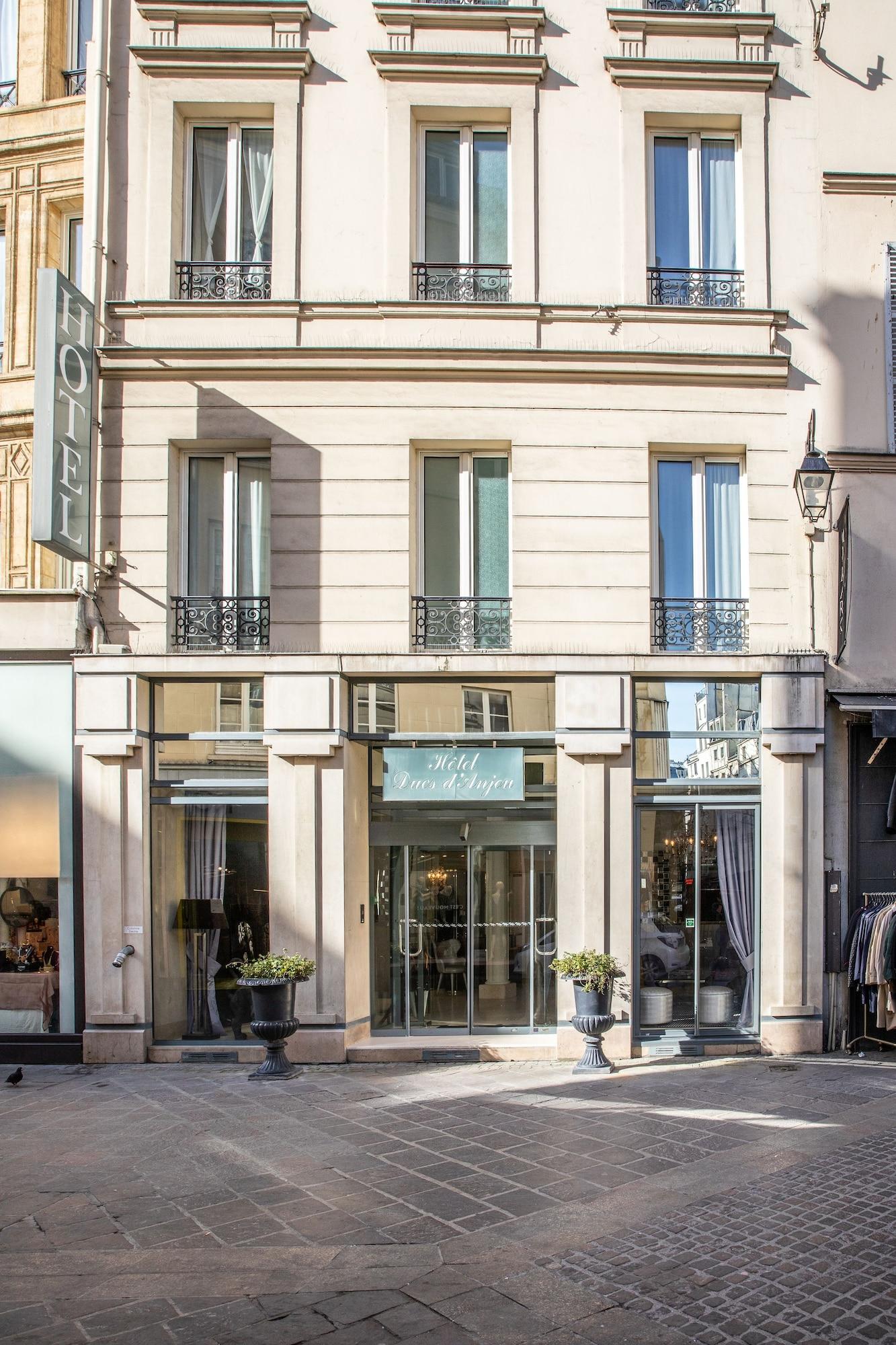 Hotel Des Ducs D'Anjou Paris Exterior photo