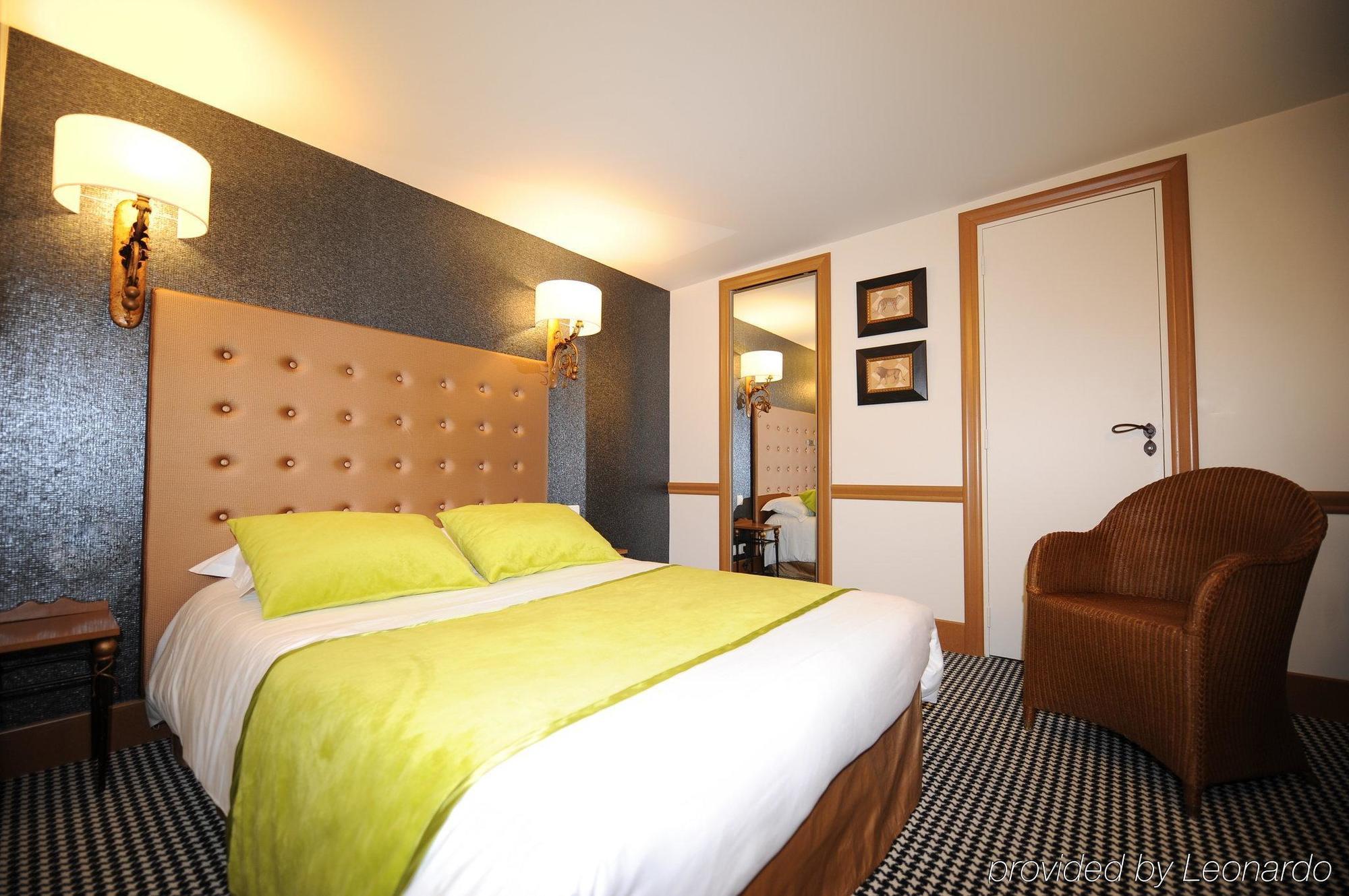 Hotel Des Ducs D'Anjou Paris Room photo